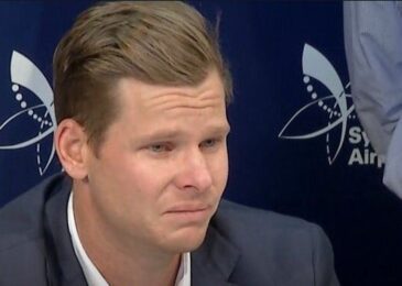Cricketers reactions of smith presser