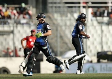 Rangpur Riders clinched a comprehensive 9-wicket victory over Comilla Victorians