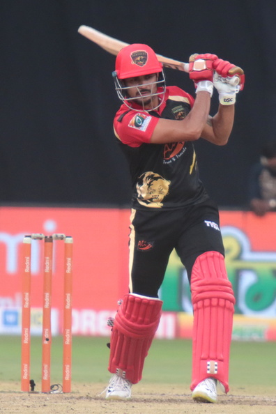 Manish Pandey stars as Panthers score first win