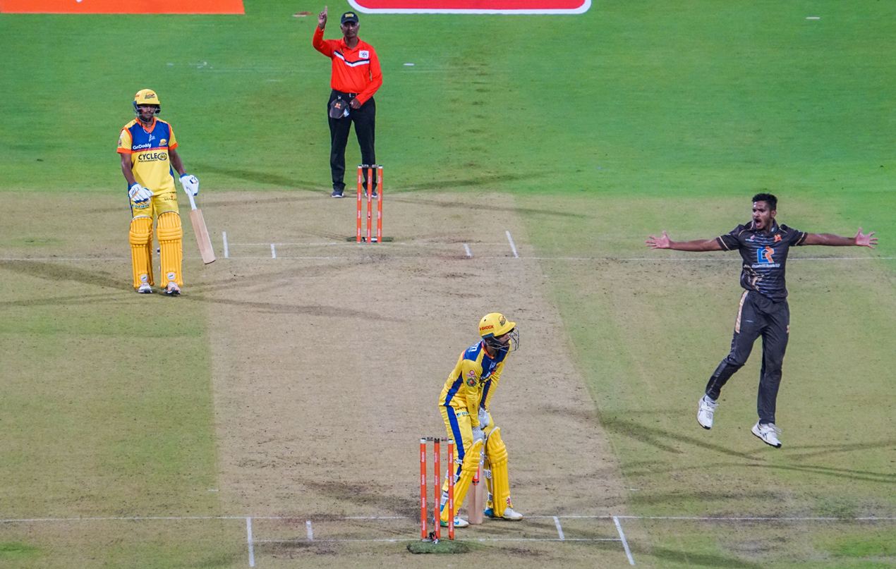 Deshpande, bowlers hand Lions second successive win