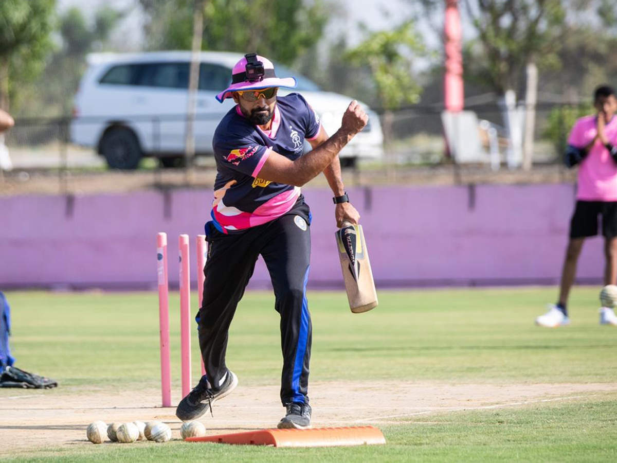 Rajasthan Fielding Coach Dishant Yagnik Tests Positive for COVID-19