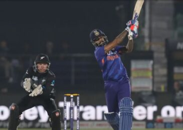 India hold their nerves to win the game against New Zealand