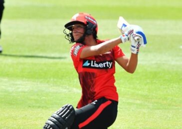 Harmanpreet Kaur signed with Melbourne Renegades