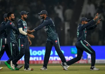 PAK vs ENG: Bowlers shine as Pakistan beat England in the fifth T20I