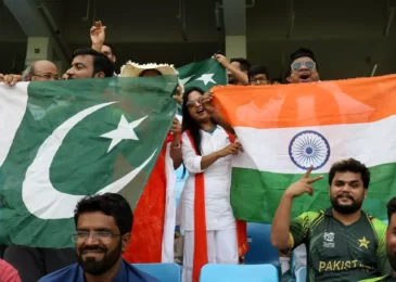 Pakistan vs India: Fans going haywire as Pakistan vs India match takes place