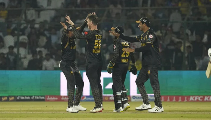 Imad Wasim and Shoaib Malik's Efforts in Vain as Peshawar Zalmi Emerges Victorious