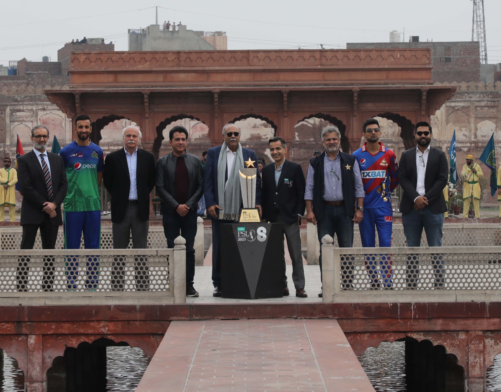 PSL 8 Trophy Unveiled, Here is How it Looks Like