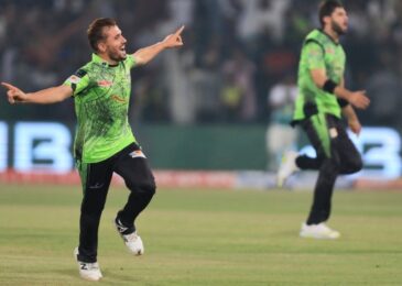 Lahore Qalandars’ Fans Celebrate Zaman Khan’s Heroic Last Over in PSL 8 Final