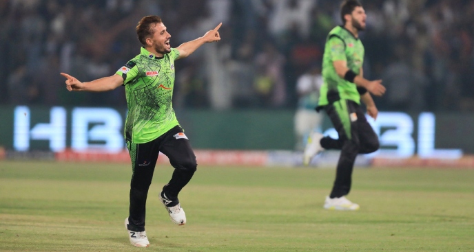 Lahore Qalandars' Fans Celebrate Zaman Khan's Heroic Last Over in PSL 8 Final