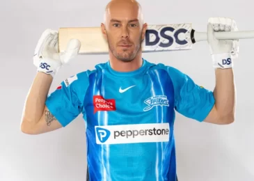Chris Lynn re-signs by the Adelaide Strikers for BBL|13