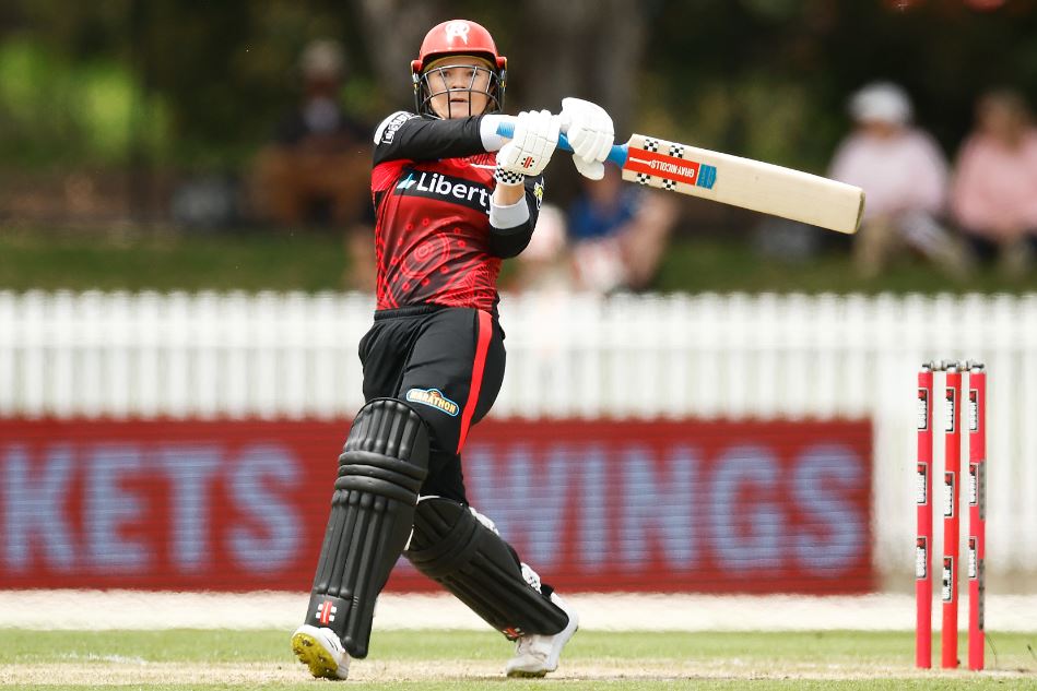 Talented batter Courtney Webb re-signs with Melbourne Renegades for two years