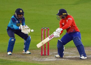 England Women defeated Sri Lanka Women by 12 runs (DLS) in the first T20I