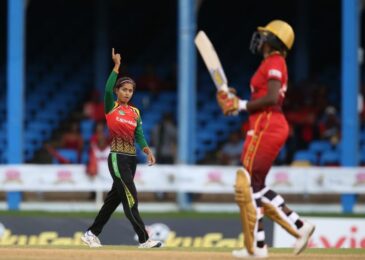 Sophie Devine’s brilliance with bat and ball helps Warriors beat Knight Riders