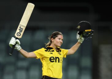 Maddy Darke signs on for two more seasons with Perth Scorchers