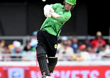 Opening batter Tom Rogers re-signs with Melbourne Stars for two years