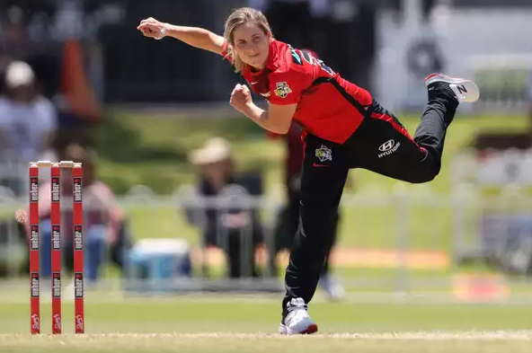 Sophie Molineux extends Renegades contract despite injury setback