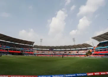 Hyderabad Stadium Darkens: Chennai Super Kings vs Sunrisers Hyderabad Match in Limbo