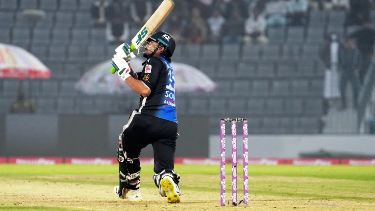 Watch: Nurul Hasan's breathtaking finish in BPL, smashes three sixes and three fours to Kyle Mayers
