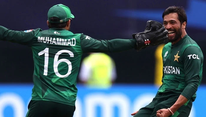 'From Ferrari to a rickshaw' - Mohammad Amir takes cheeky dig at Mohammad Rizwan's captaincy